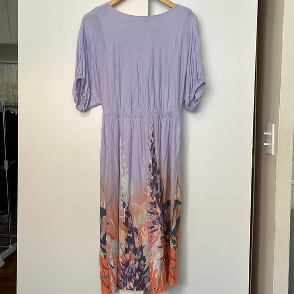 Lilac V-Neck Short Sleeve Dress with Elastic Band, Size Medium - Picture 6 of 7